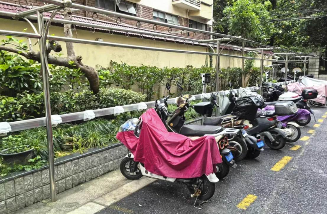 码”智能充电站“见缝插针”建起来动真碰硬丨为老旧小区添安全“砝(图5)